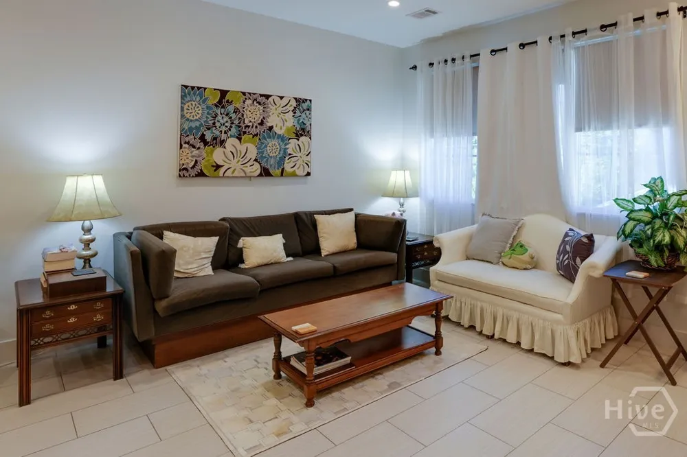 714 E Victory Drive Savannah, GA 31405