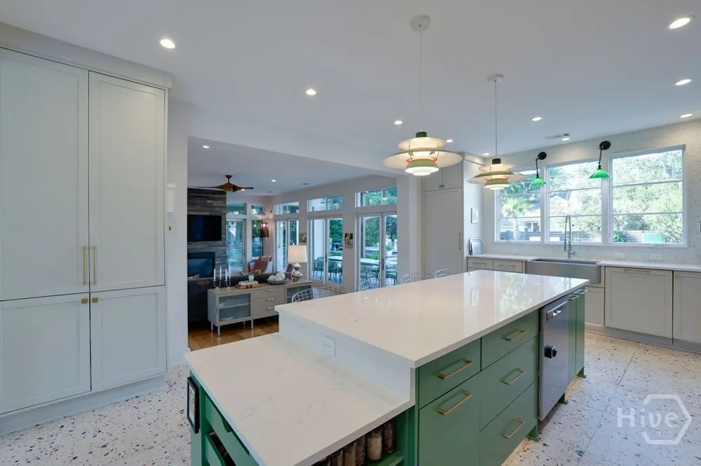 714 E Victory Drive Savannah, GA 31405