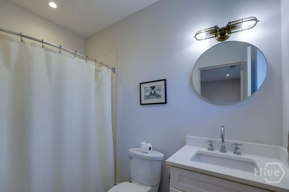 714 E Victory Drive Savannah, GA 31405
