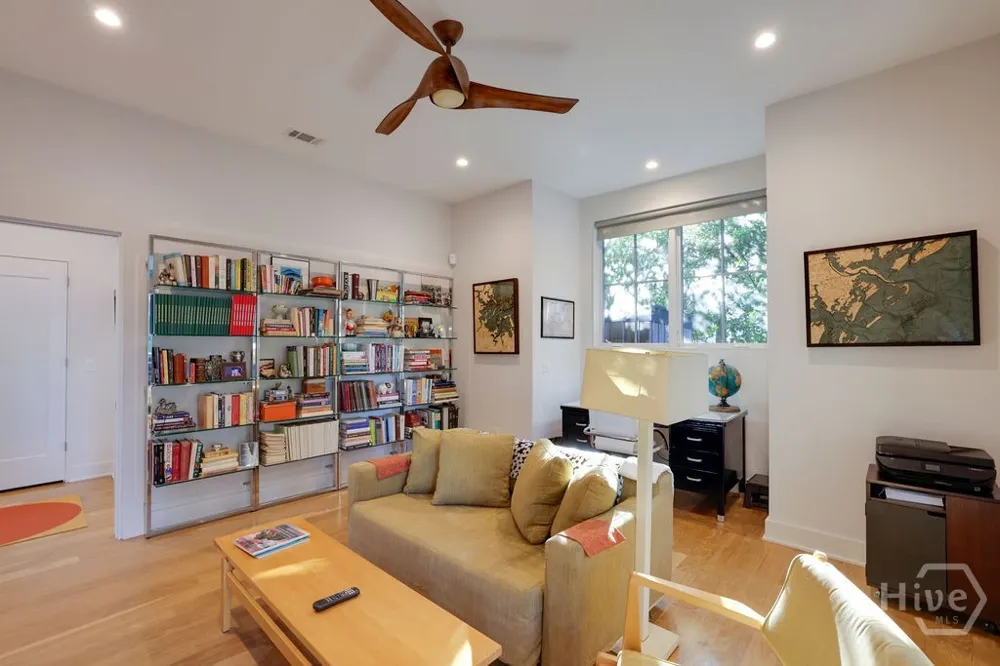 714 E Victory Drive Savannah, GA 31405