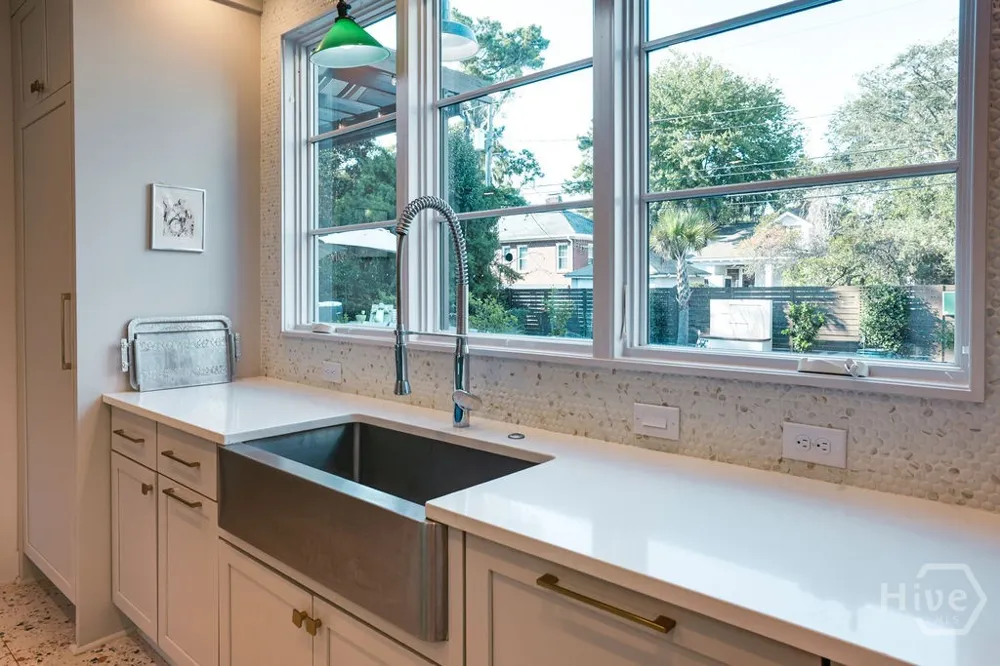 714 E Victory Drive Savannah, GA 31405