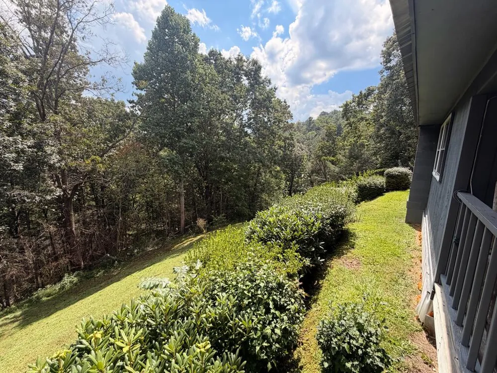 N Ridge Dr. Waynesville, NC 28785