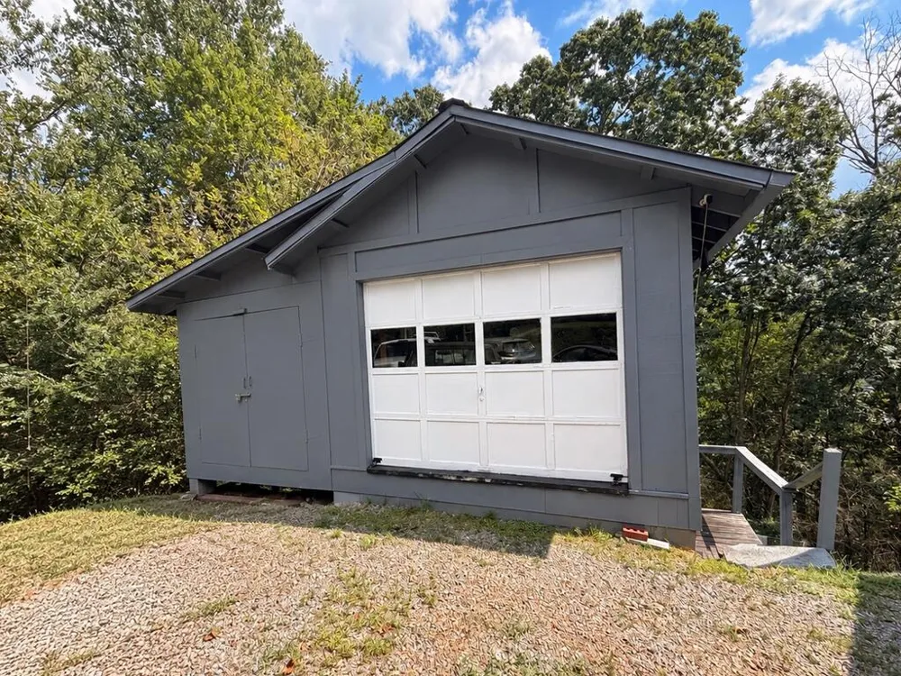 N Ridge Dr. Waynesville, NC 28785