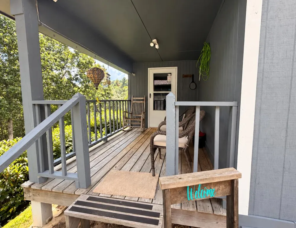 N Ridge Dr. Waynesville, NC 28785