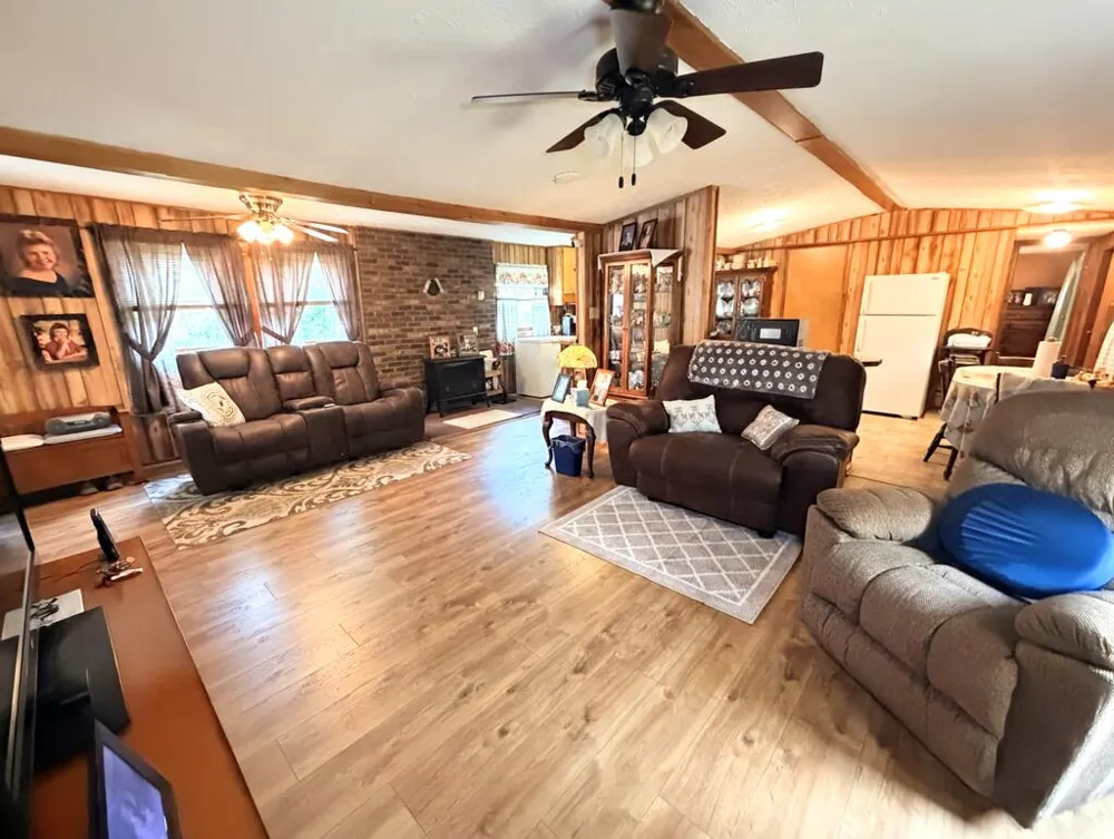 N Ridge Dr. Waynesville, NC 28785