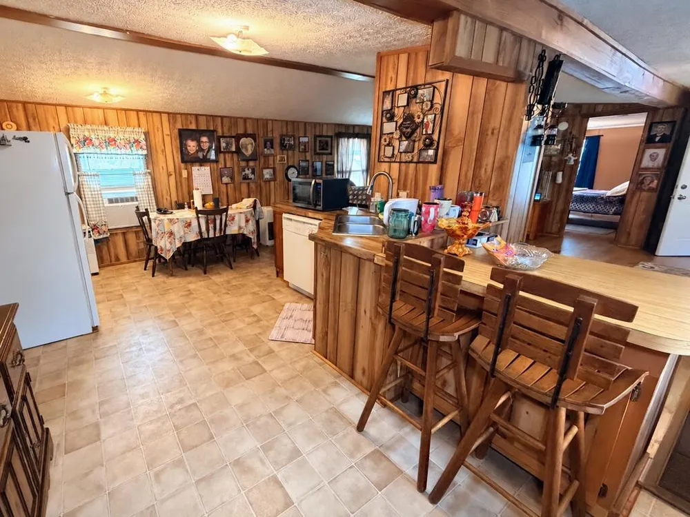 N Ridge Dr. Waynesville, NC 28785