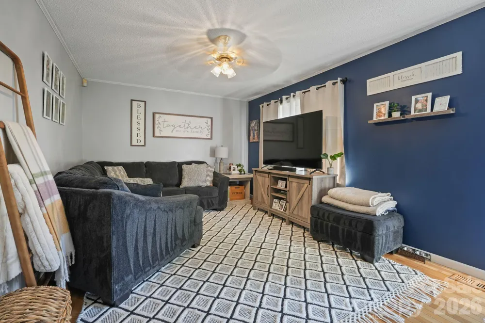 2428 Side Lane Conover, NC 28613