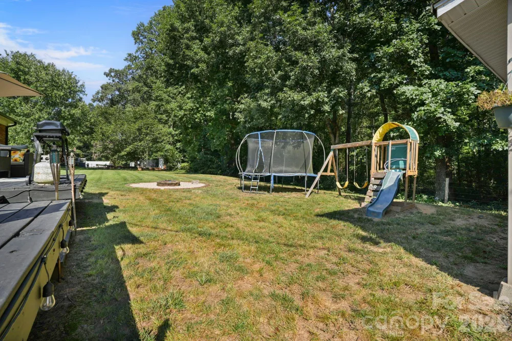 2428 Side Lane Conover, NC 28613