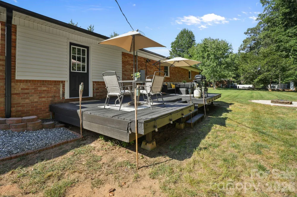 2428 Side Lane Conover, NC 28613