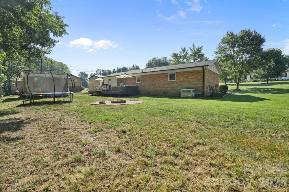 2428 Side Lane Conover, NC 28613