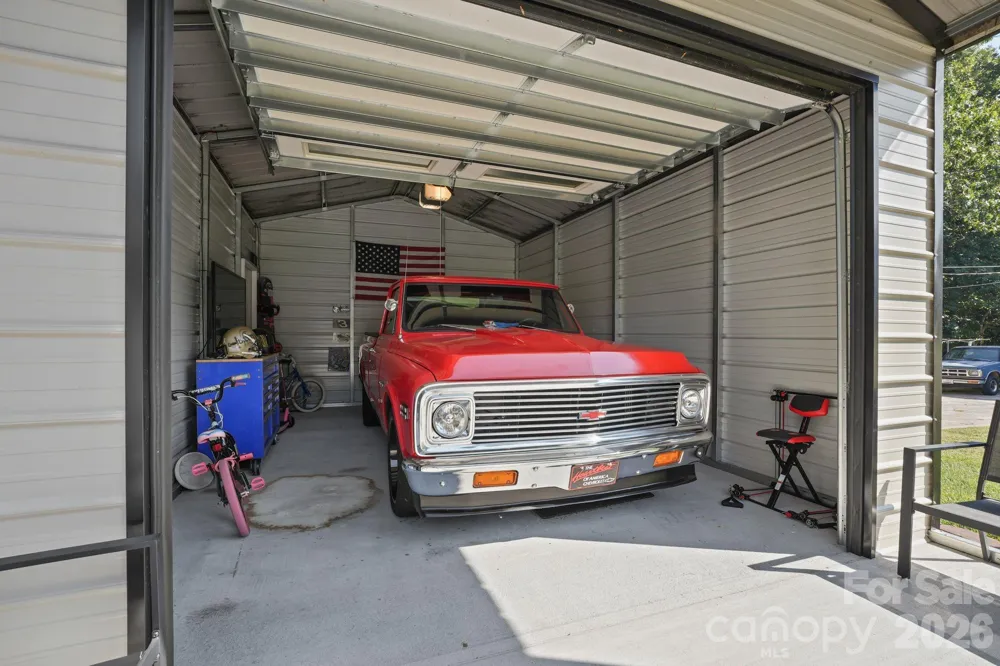 2428 Side Lane Conover, NC 28613