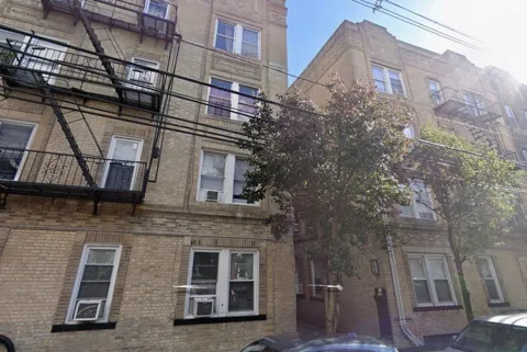 5608 HUDSON AVE