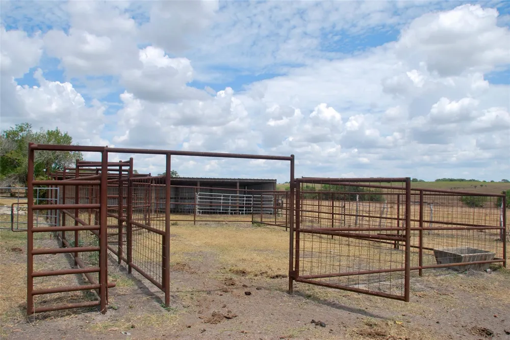 3 County Road 366 Shiner, TX 77984