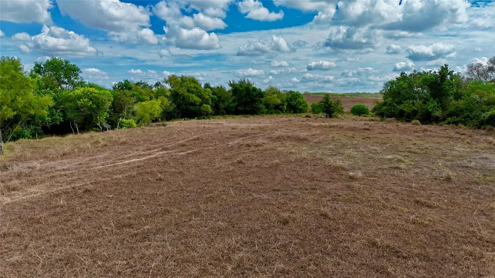 3 County Road 366 Shiner, TX 77984