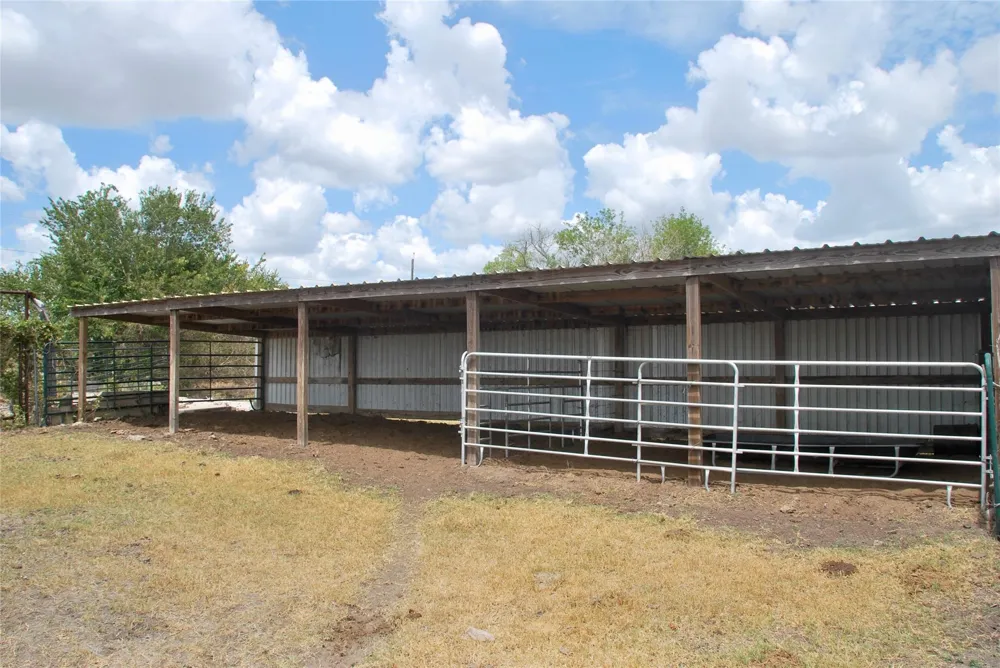 3 County Road 366 Shiner, TX 77984