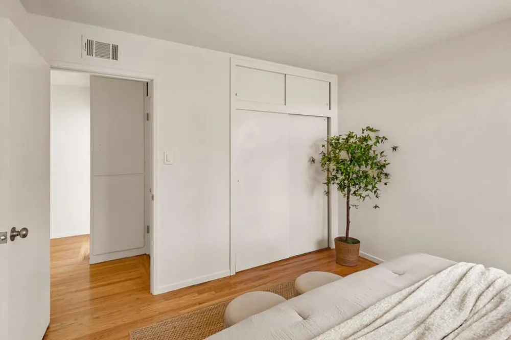 1095 W Mc Kinley Avenue Sunnyvale, CA 94086