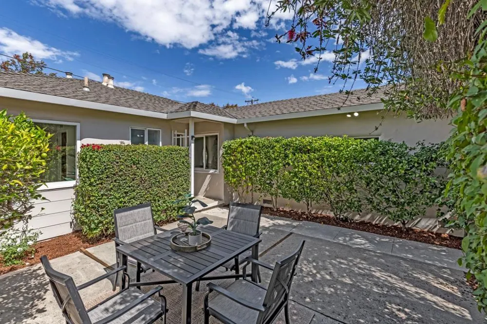 1095 W Mc Kinley Avenue Sunnyvale, CA 94086