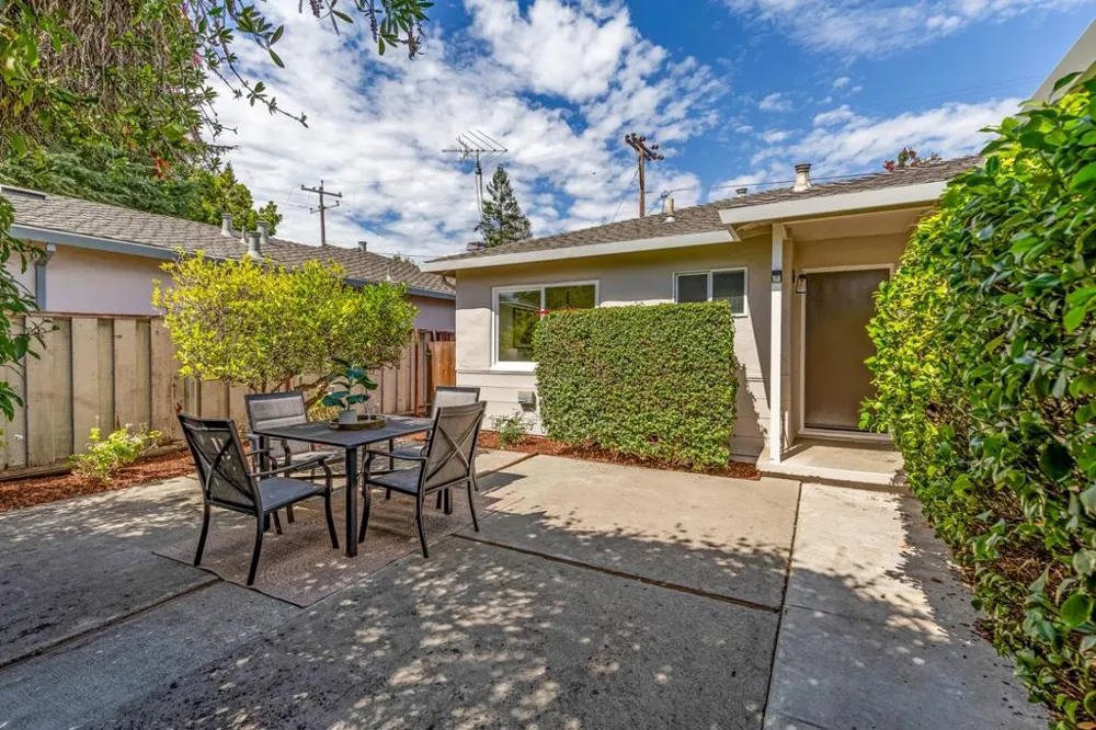 1095 W Mc Kinley Avenue Sunnyvale, CA 94086