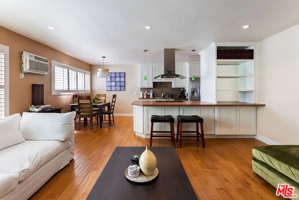 960 Larrabee Street #124 West Hollywood, CA 90069