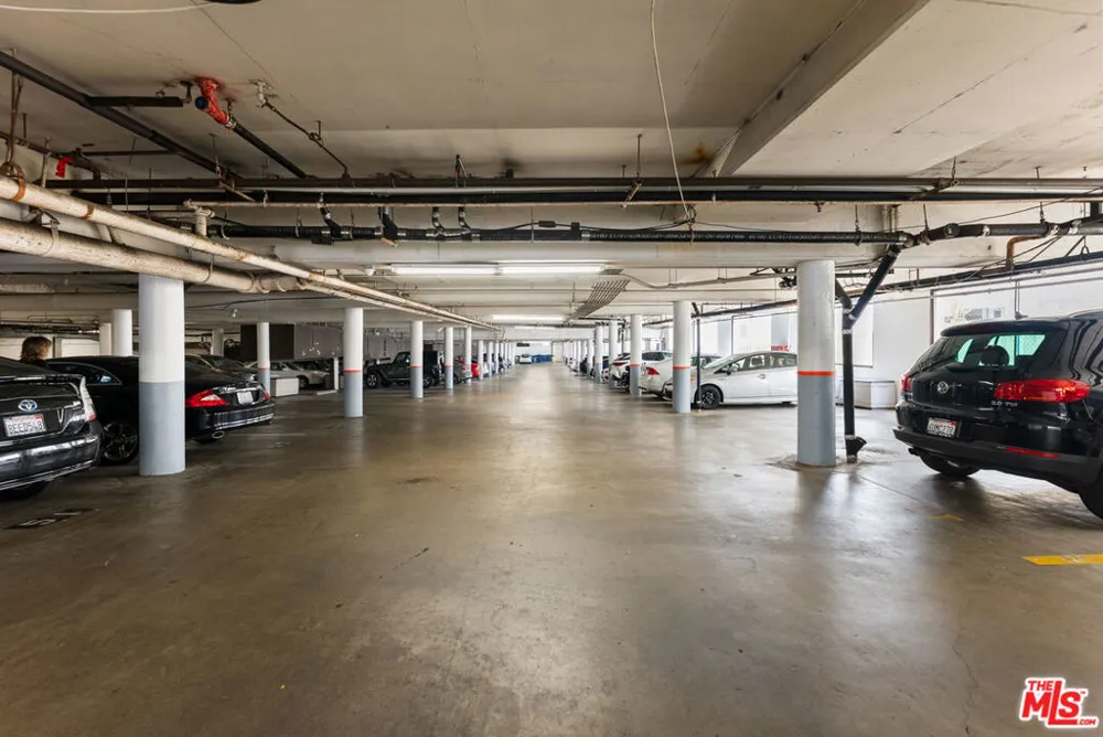 960 Larrabee Street #124 West Hollywood, CA 90069