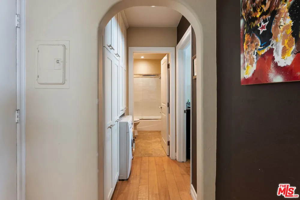 960 Larrabee Street #124 West Hollywood, CA 90069