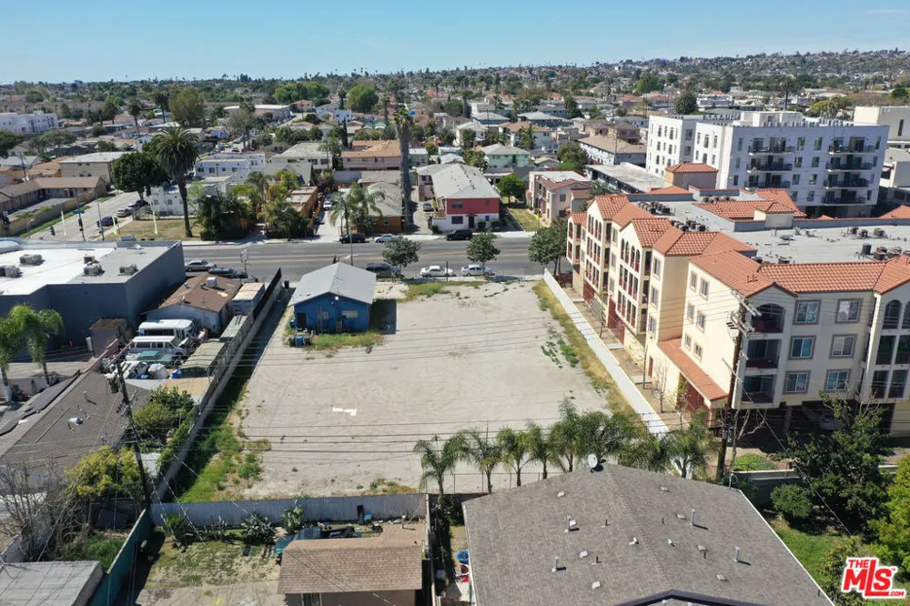 6200 Crenshaw Boulevard Los Angeles, CA 90043