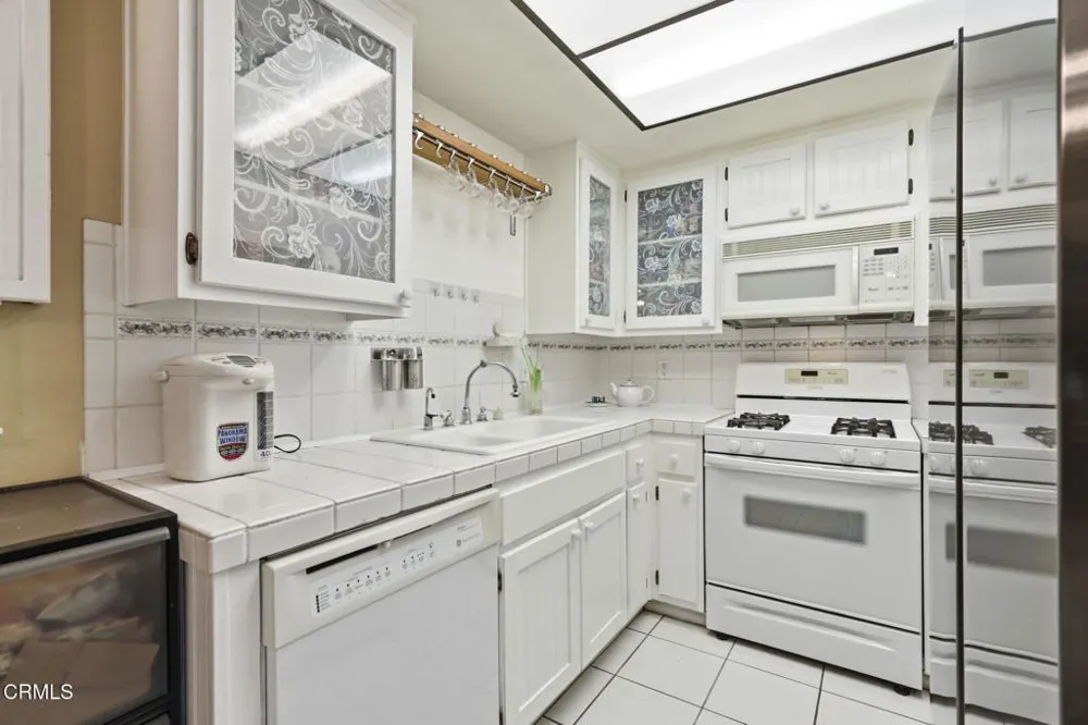 1348 E Hillcrest Drive #53 Thousand Oaks, CA 91362