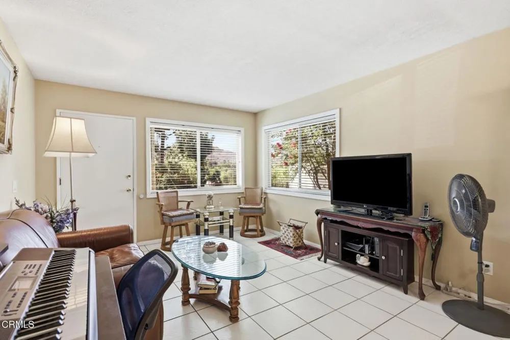 1348 E Hillcrest Drive #53 Thousand Oaks, CA 91362