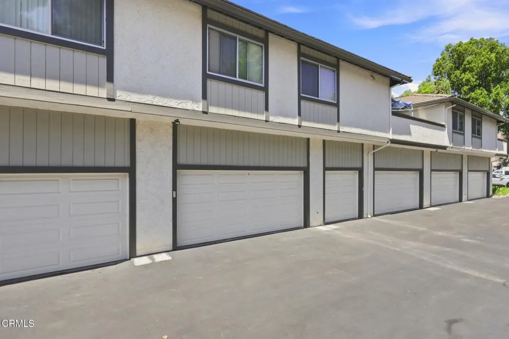 1348 E Hillcrest Drive #53 Thousand Oaks, CA 91362