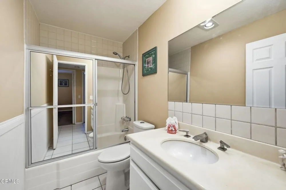 1348 E Hillcrest Drive #53 Thousand Oaks, CA 91362