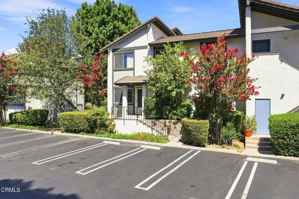 1348 E Hillcrest Drive #53 Thousand Oaks, CA 91362