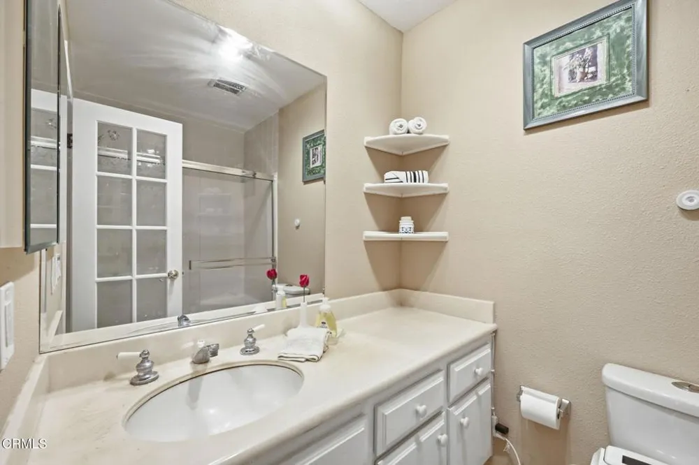1348 E Hillcrest Drive #53 Thousand Oaks, CA 91362