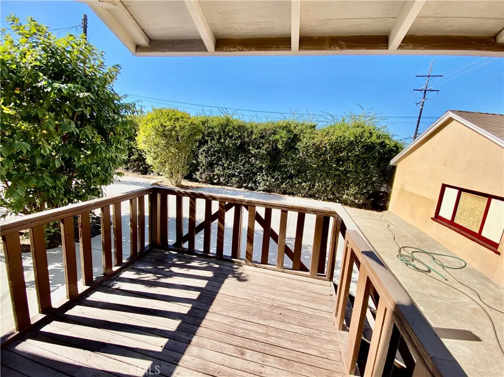 875 Garsden Covina, CA 91724