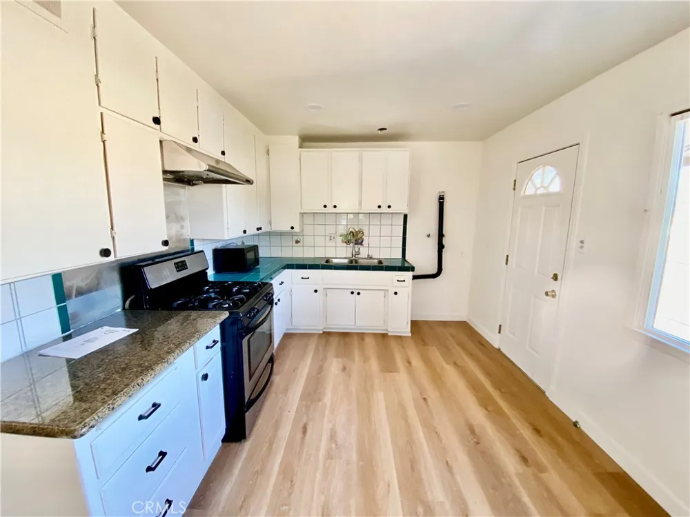 875 Garsden Covina, CA 91724