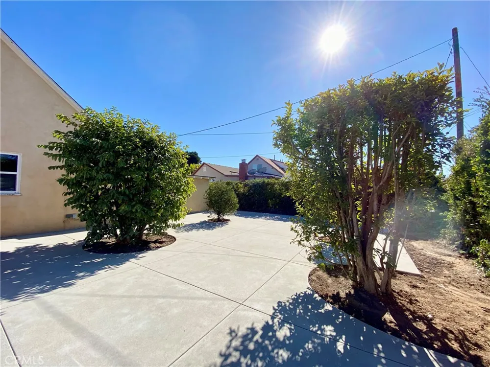 875 Garsden Covina, CA 91724