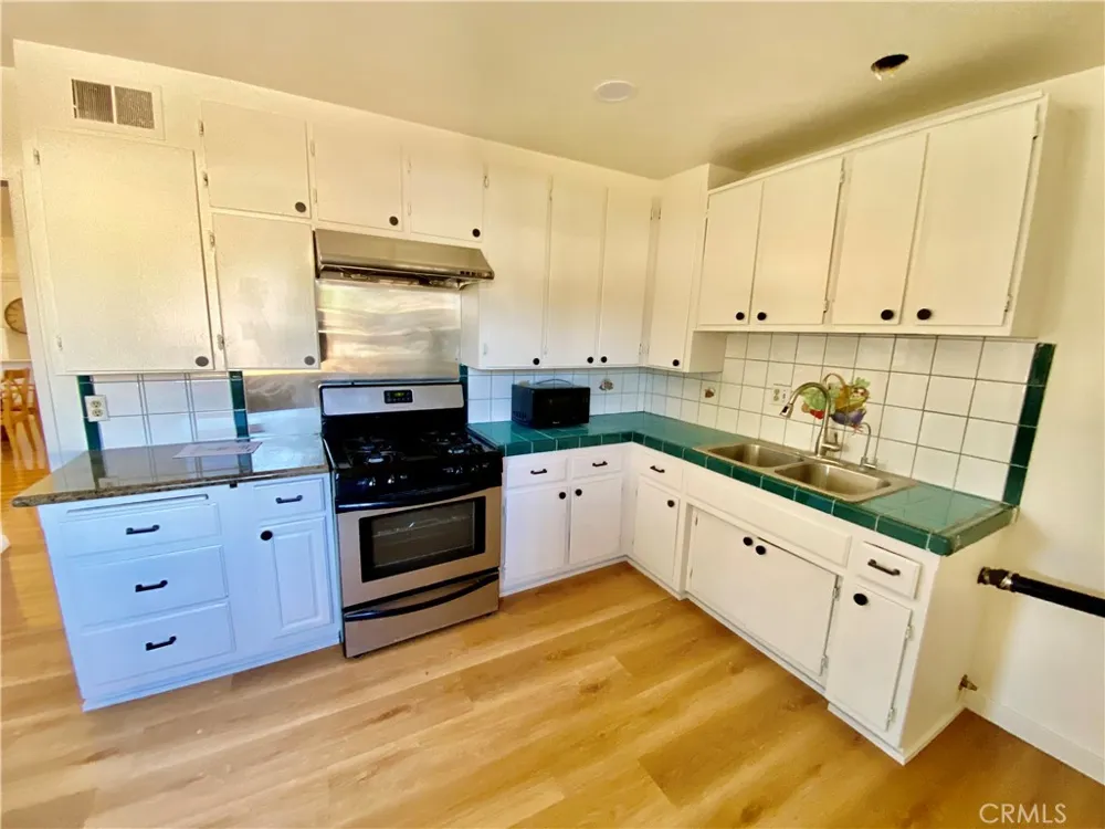 875 Garsden Covina, CA 91724