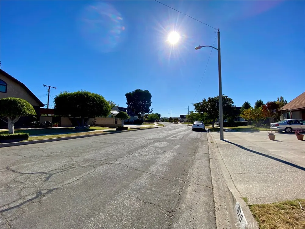 875 Garsden Covina, CA 91724