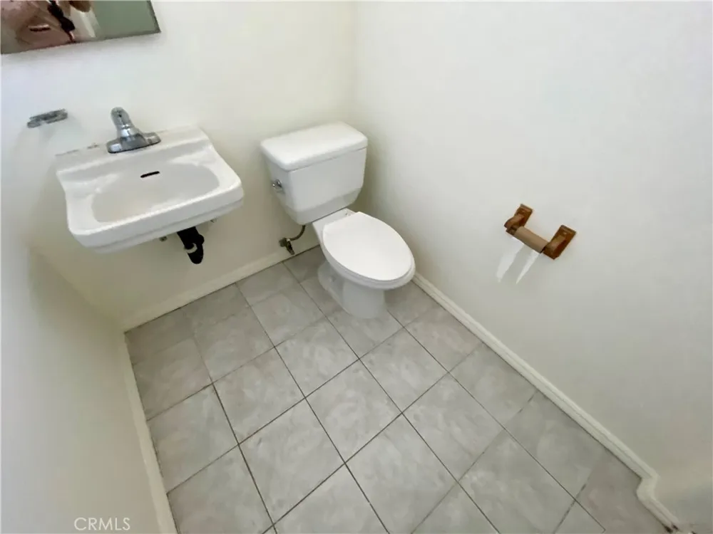 875 Garsden Covina, CA 91724