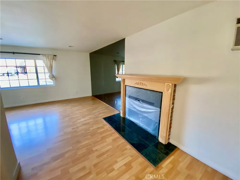 875 Garsden Covina, CA 91724