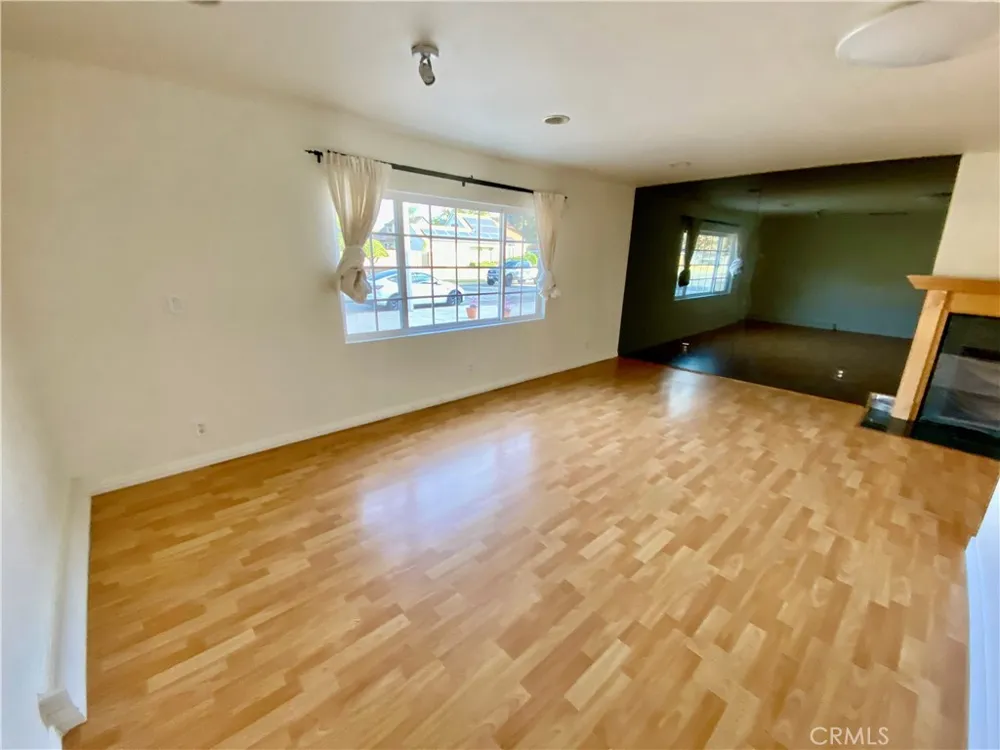 875 Garsden Covina, CA 91724