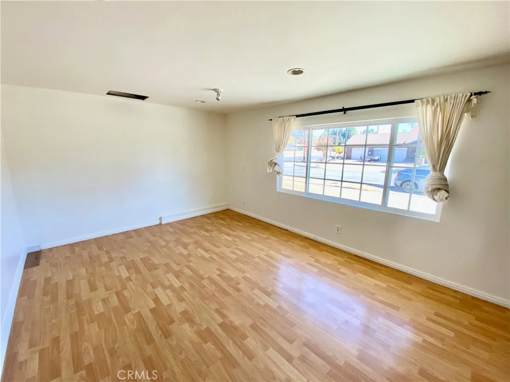 875 Garsden Covina, CA 91724