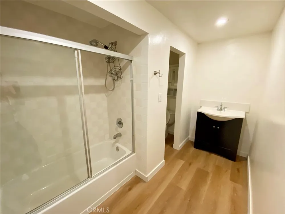 875 Garsden Covina, CA 91724