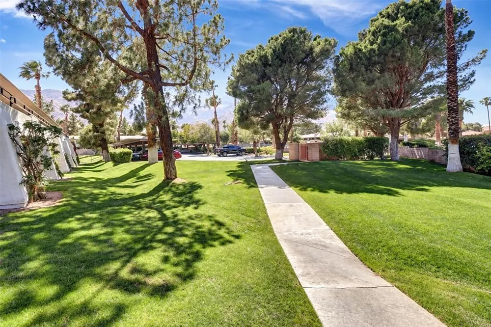 2857 Los Felices Road #107 Palm Springs, CA 92262