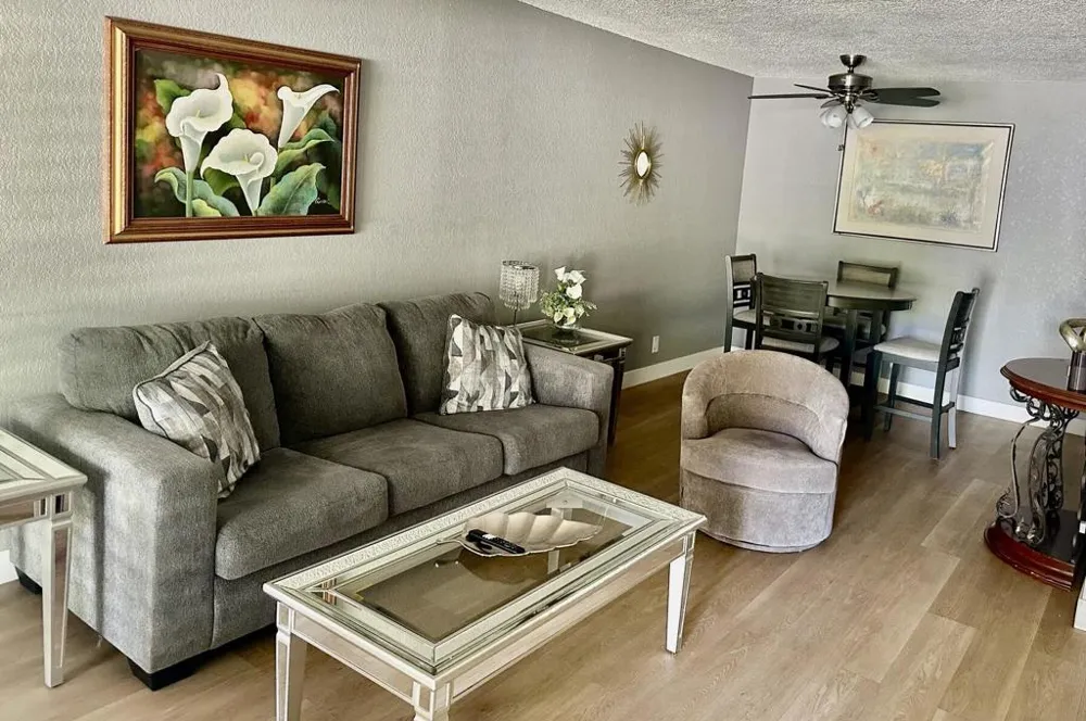 2857 Los Felices Road #107 Palm Springs, CA 92262