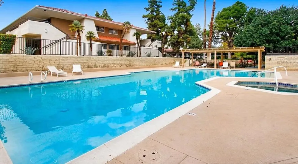 2857 Los Felices Road #107 Palm Springs, CA 92262