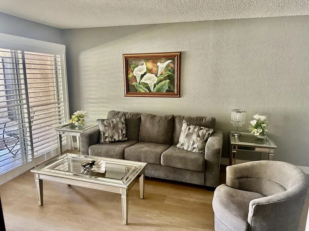 2857 Los Felices Road #107 Palm Springs, CA 92262