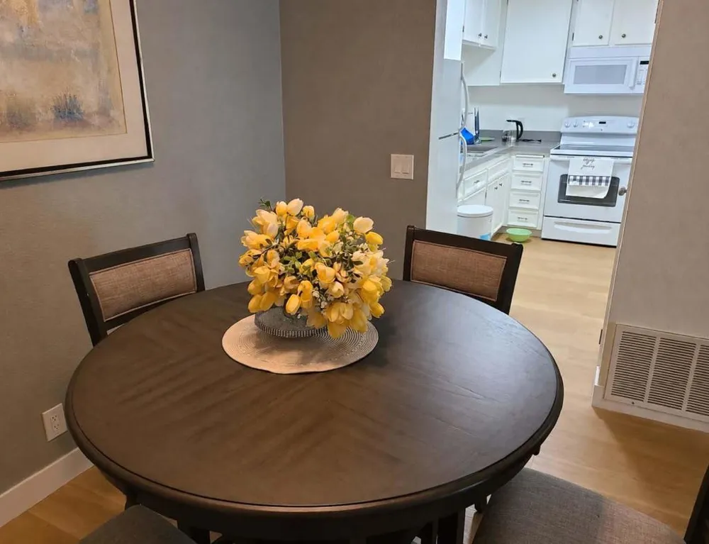 2857 Los Felices Road #107 Palm Springs, CA 92262