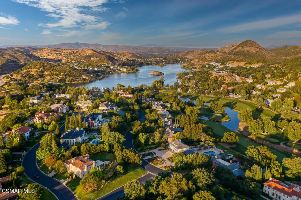 2491 Swanfield Court Thousand Oaks, CA 91361