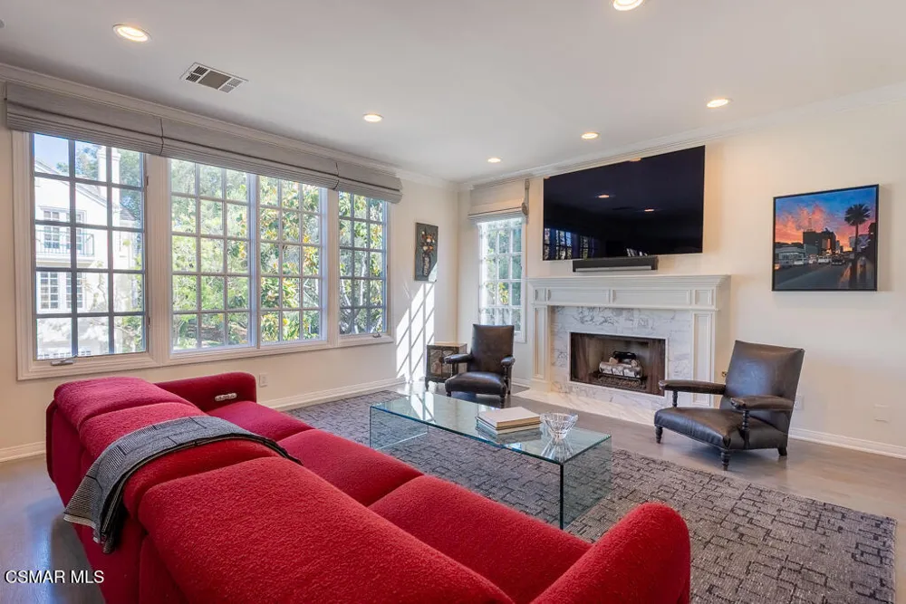 2491 Swanfield Court Thousand Oaks, CA 91361