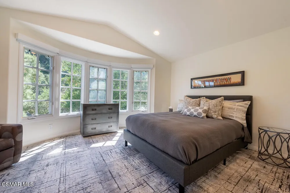 2491 Swanfield Court Thousand Oaks, CA 91361